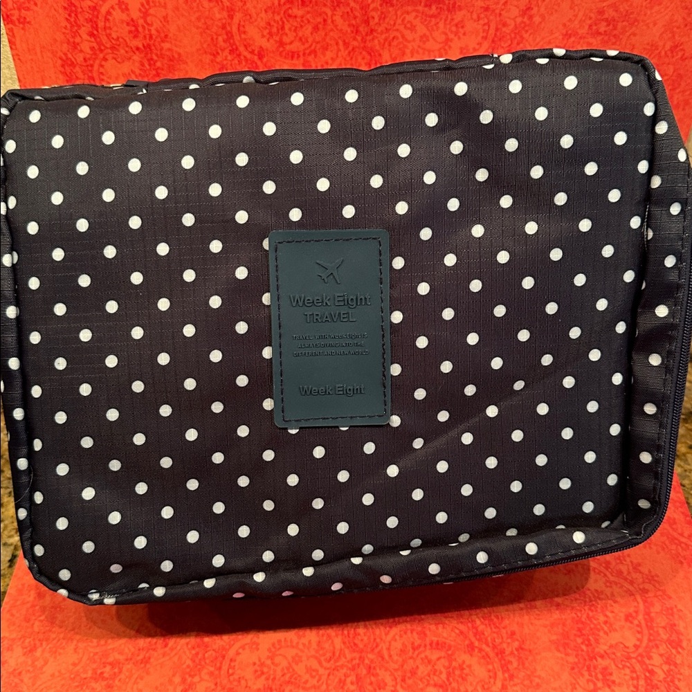 Week Eight Travel Floral Cosmetic & Toiletry Organizer – Preowned, New Condition